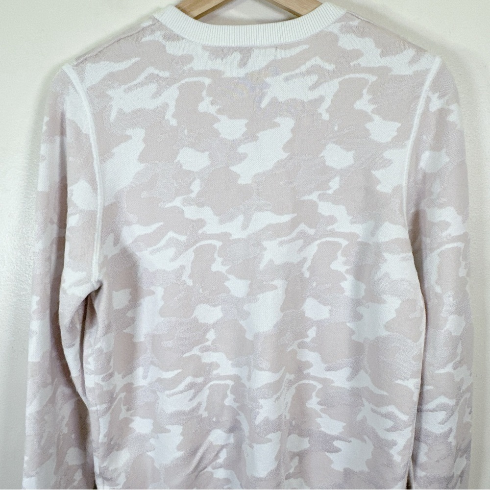 Banana Republic Camo-Print Jacquard Crew Neck Wool Sweater - Picture 15 of 16